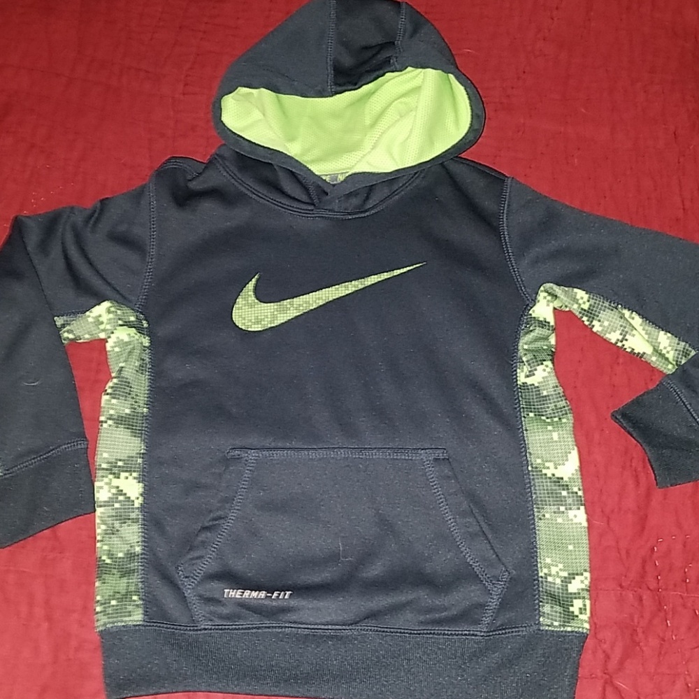 Boys Nike thermal fit hoodie sz 6